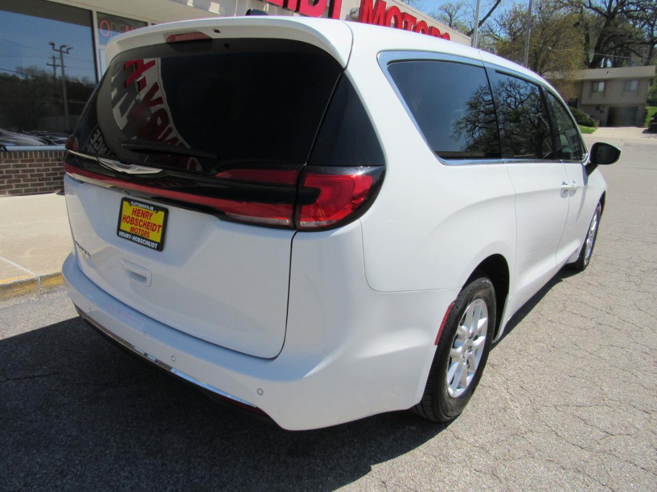 Chrysler Pacifica Touring L FWD 2023
