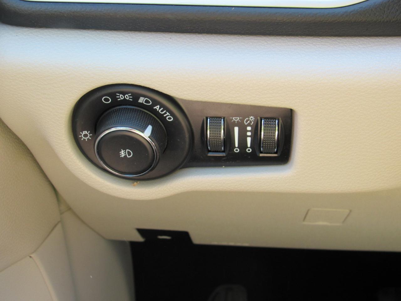 Chrysler Pacifica Touring L FWD 2023