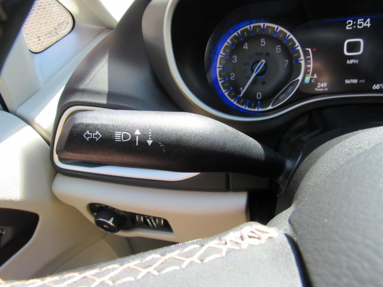 Chrysler Pacifica Touring L FWD 2023