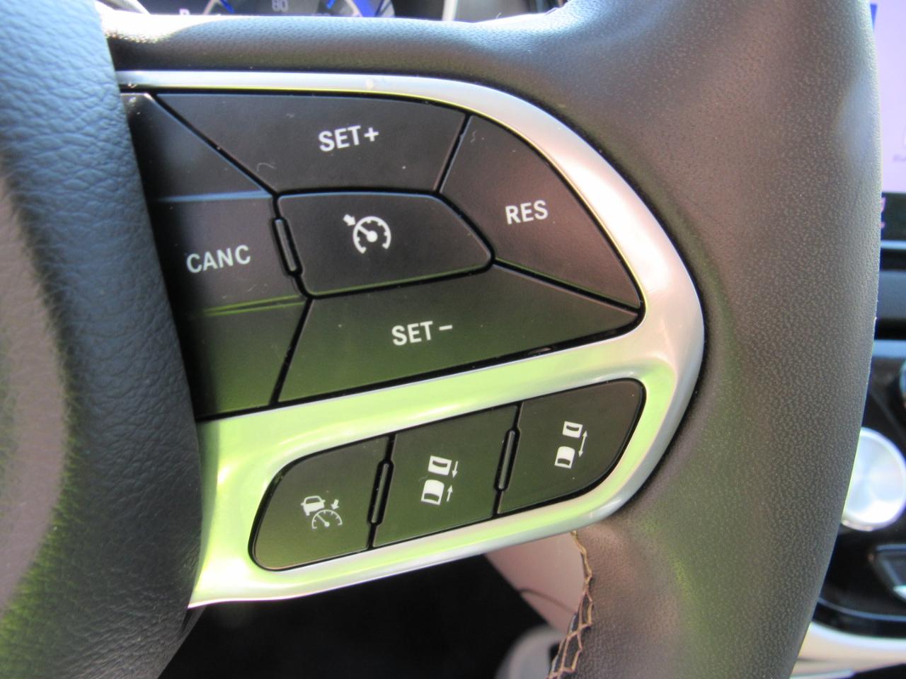 Chrysler Pacifica Touring L FWD 2023