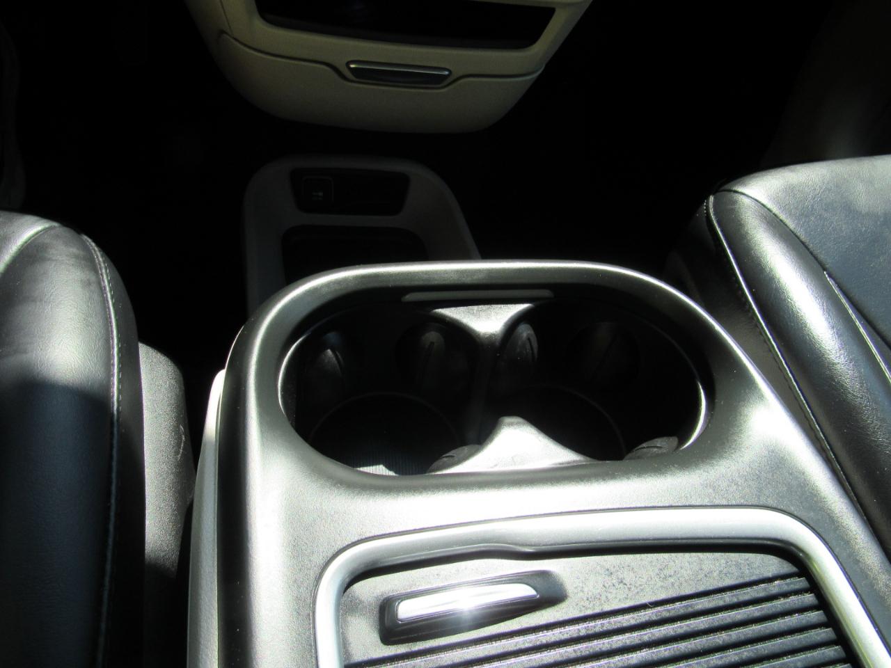 Chrysler Pacifica Touring L FWD 2023