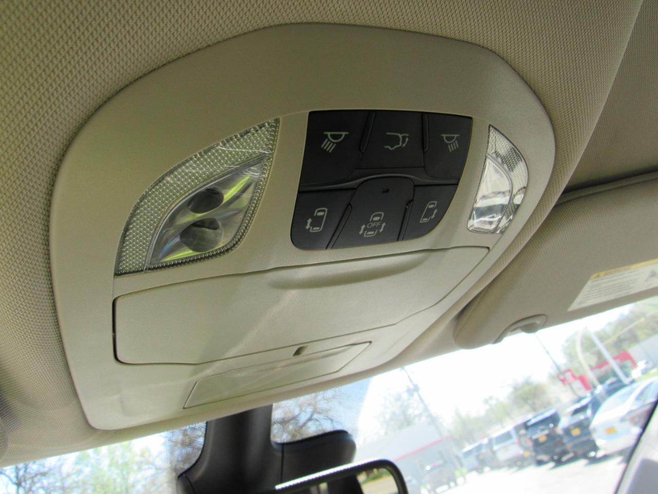 Chrysler Pacifica Touring L FWD 2023