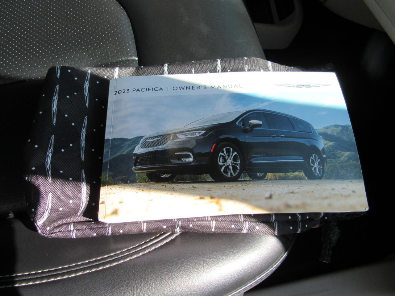 Chrysler Pacifica Touring L FWD 2023