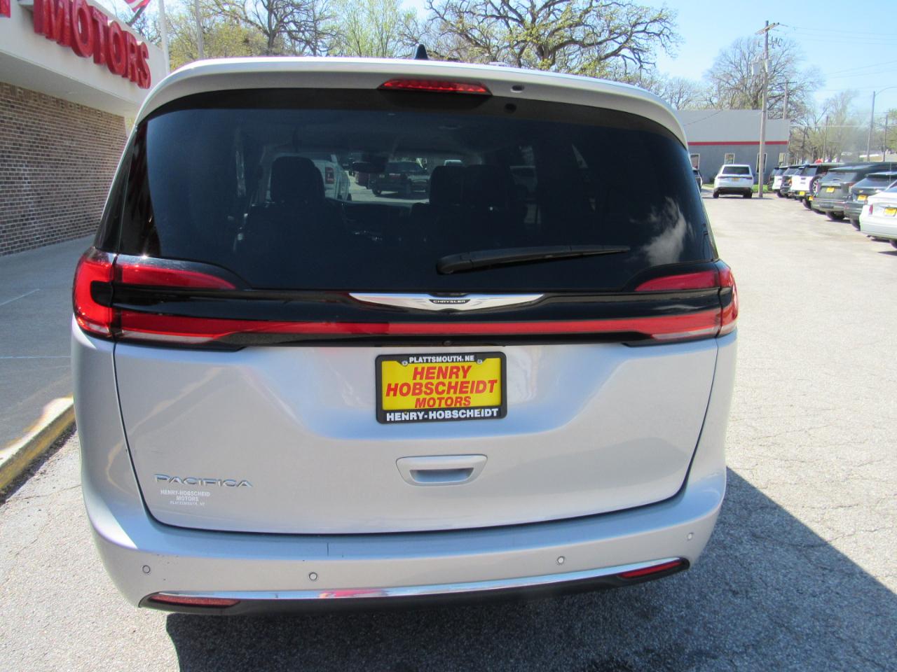 Chrysler Pacifica Touring L FWD 2024