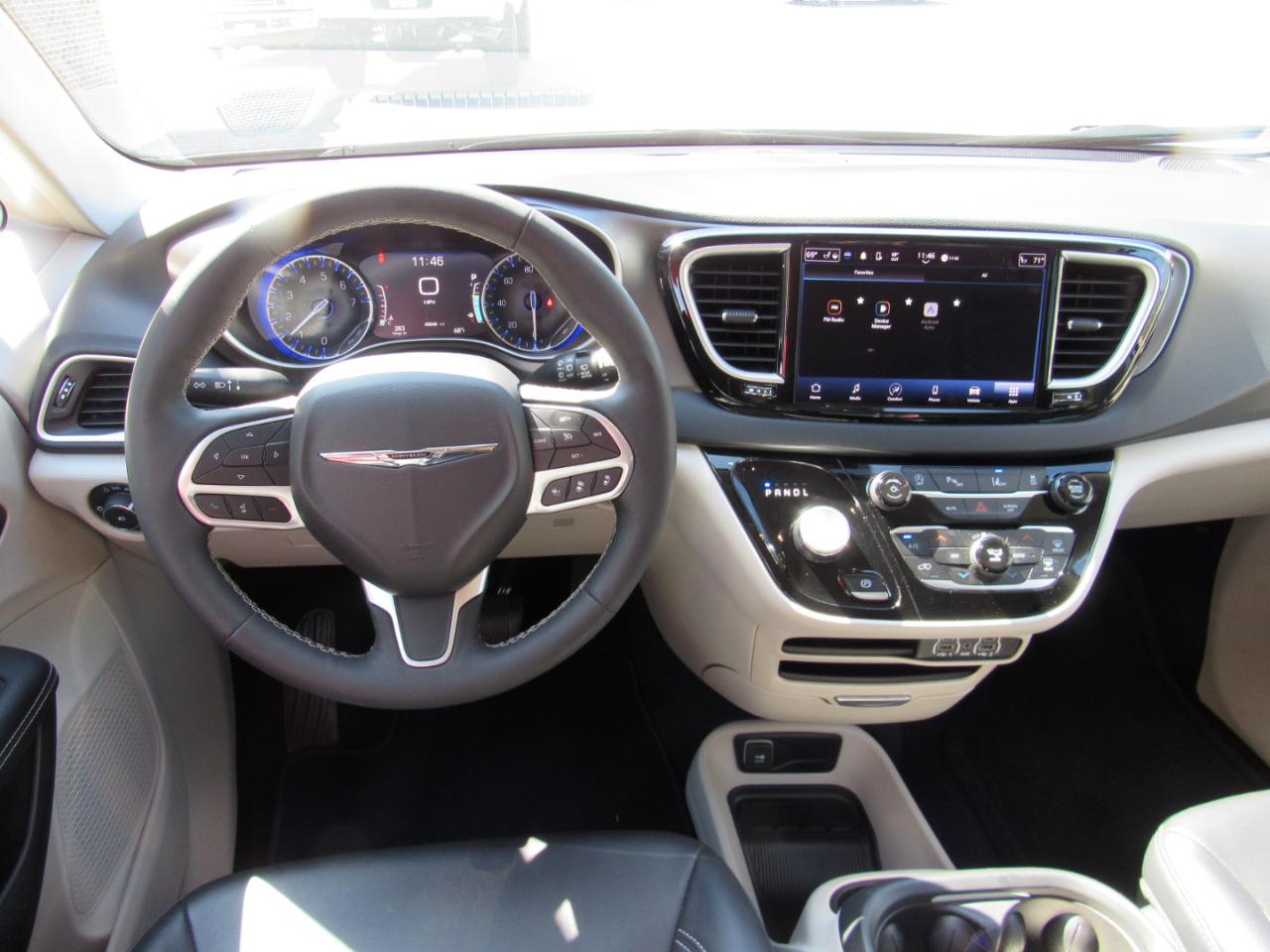 Chrysler Pacifica Touring L FWD 2024
