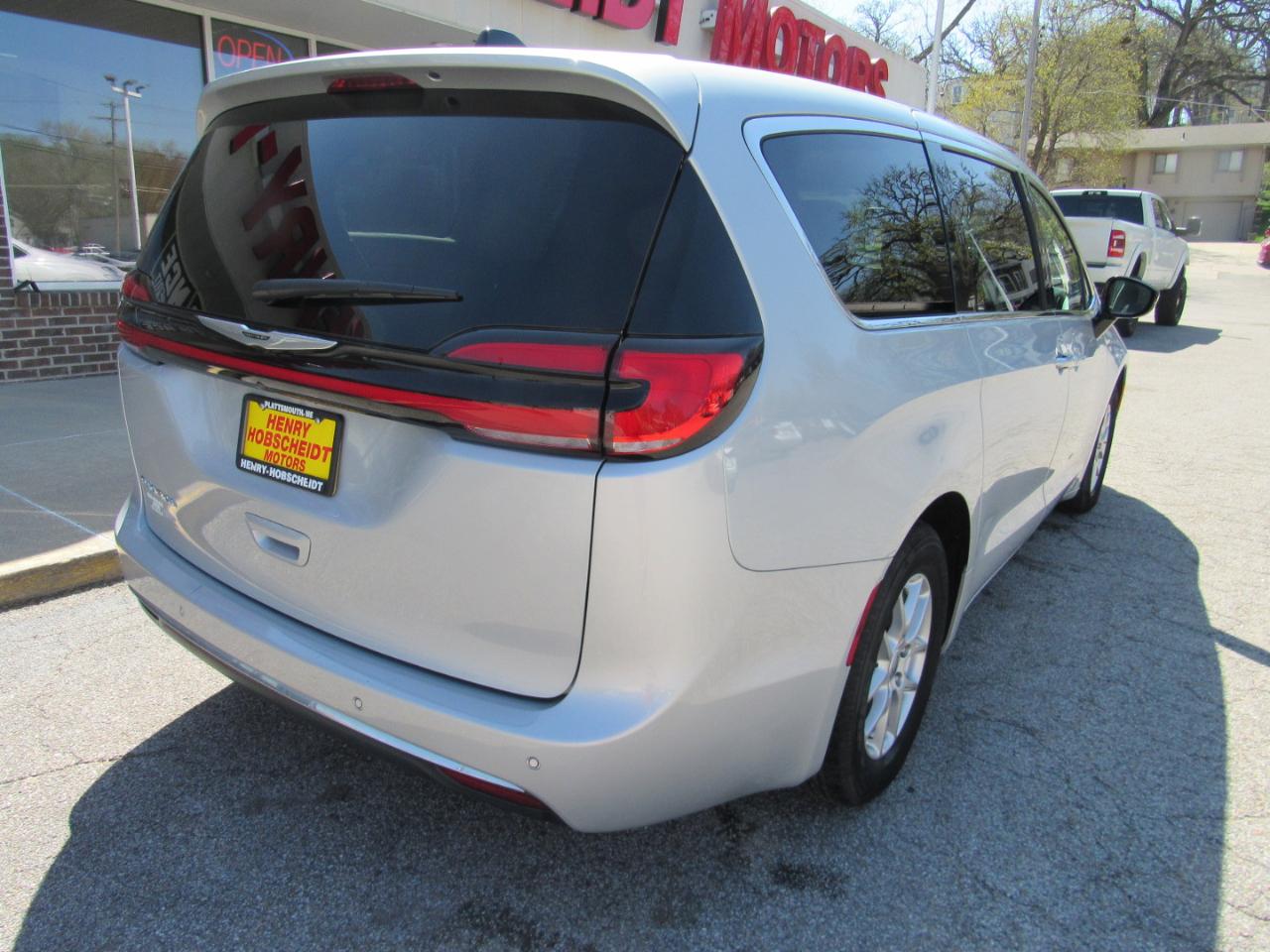 Chrysler Pacifica Touring L FWD 2024