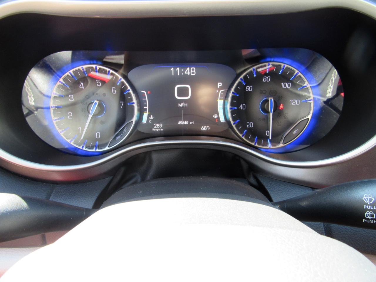 Chrysler Pacifica Touring L FWD 2024