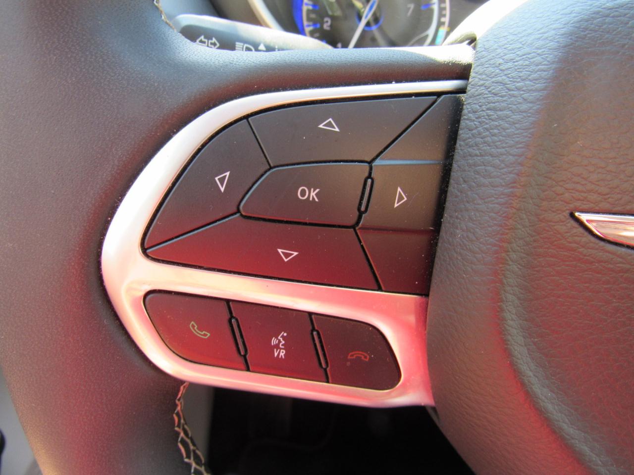 Chrysler Pacifica Touring L FWD 2024