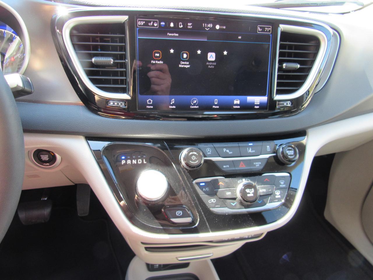 Chrysler Pacifica Touring L FWD 2024