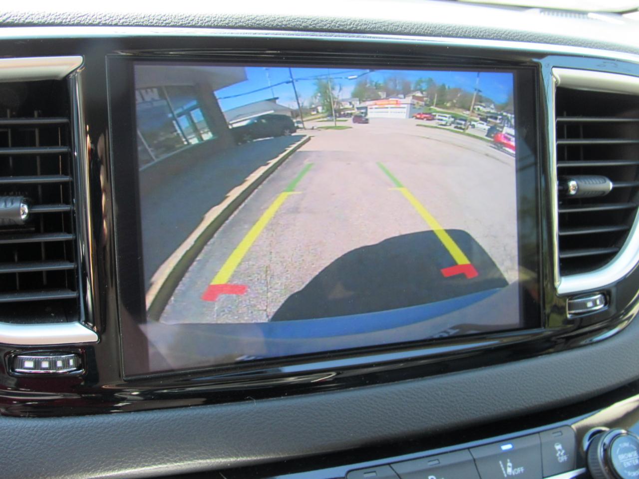 Chrysler Pacifica Touring L FWD 2024