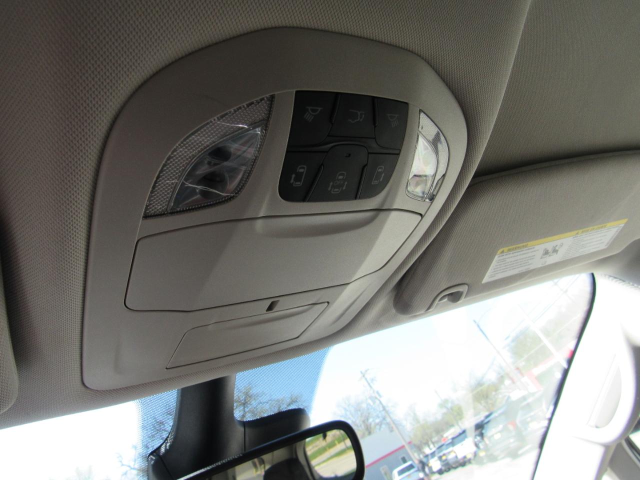 Chrysler Pacifica Touring L FWD 2024