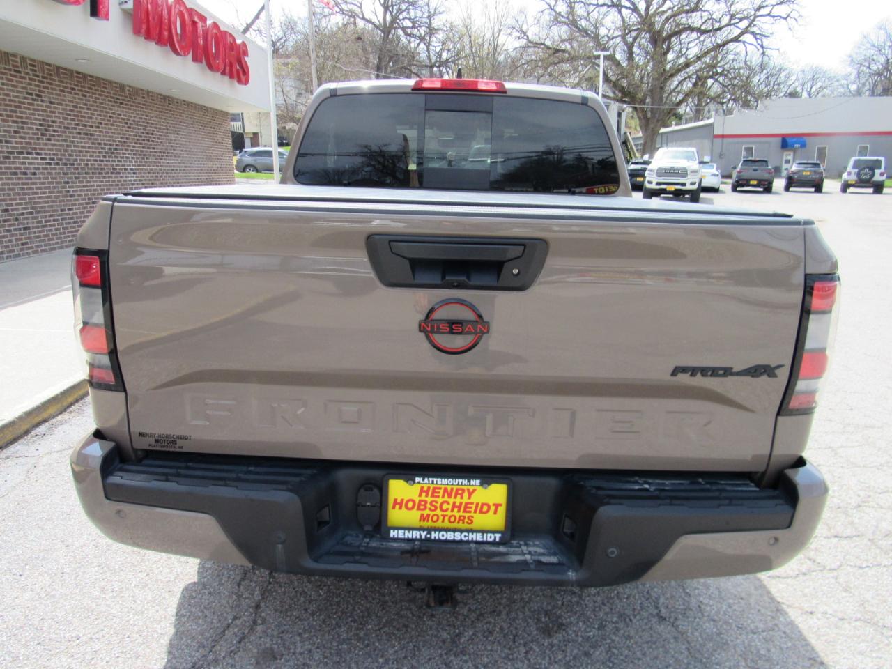 Nissan Frontier PRO-4X Crew Cab 4WD 2023