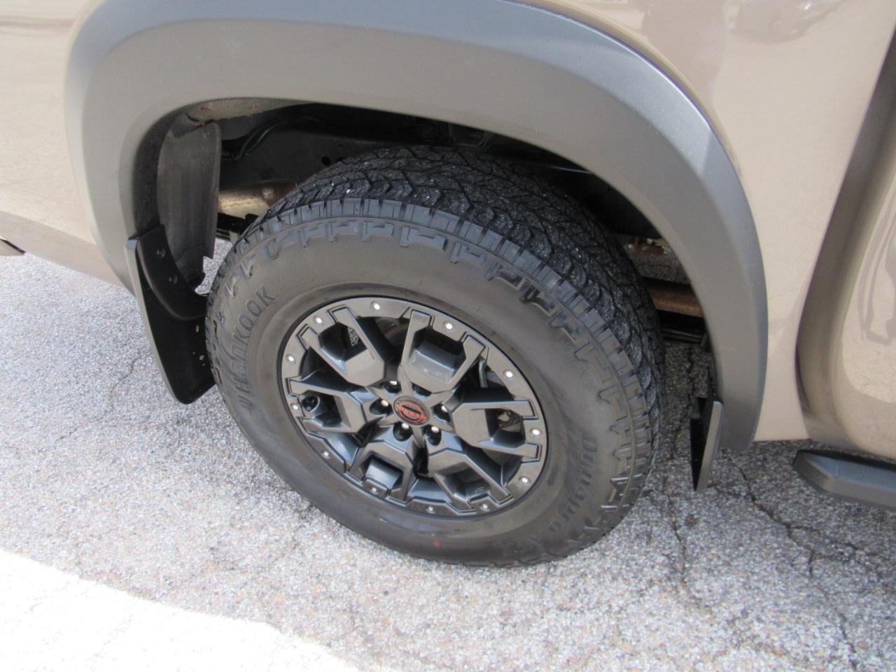 Nissan Frontier PRO-4X Crew Cab 4WD 2023