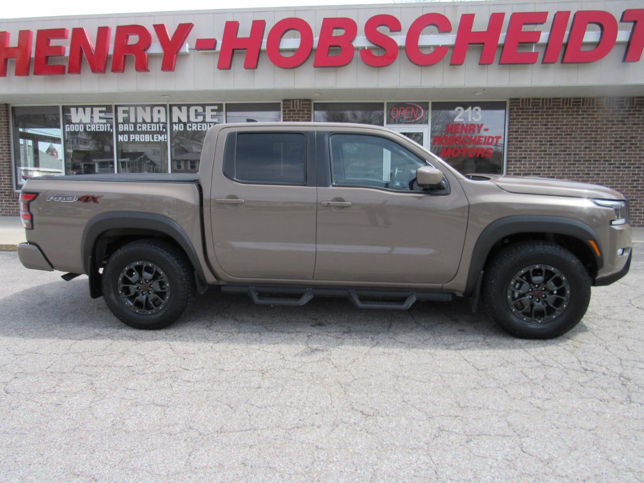 Nissan Frontier PRO-4X Crew Cab 4WD 2023