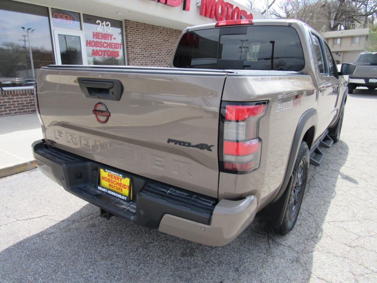 Nissan Frontier PRO-4X Crew Cab 4WD 2023