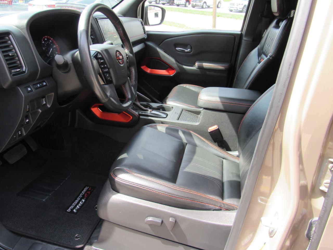 Nissan Frontier PRO-4X Crew Cab 4WD 2023