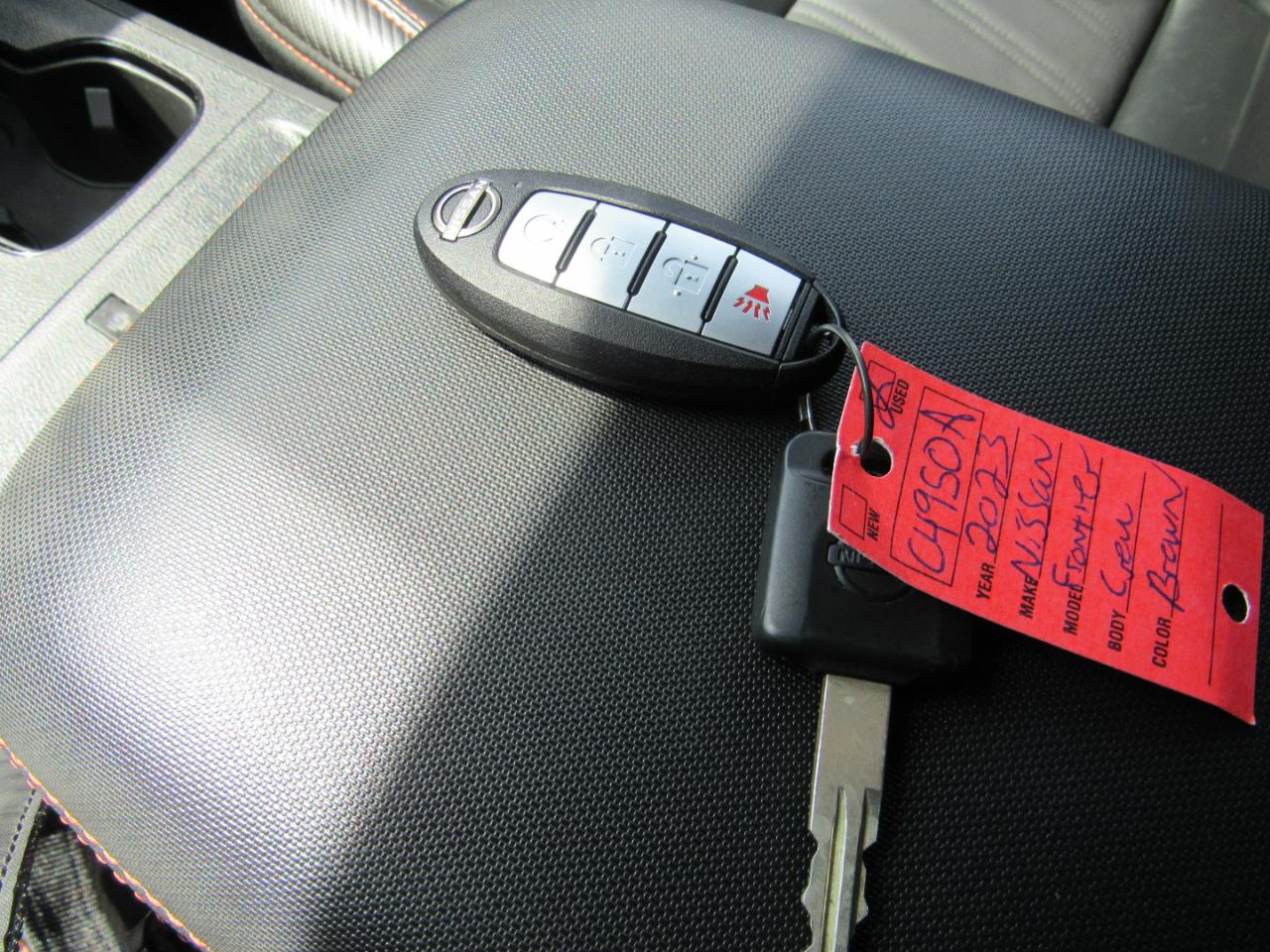 Nissan Frontier PRO-4X Crew Cab 4WD 2023