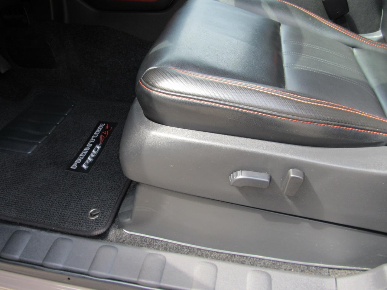 Nissan Frontier PRO-4X Crew Cab 4WD 2023