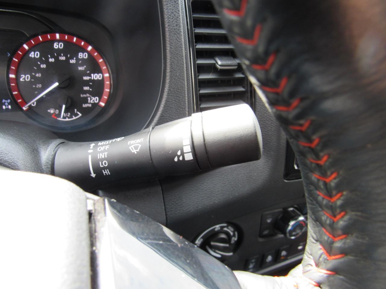 Nissan Frontier PRO-4X Crew Cab 4WD 2023