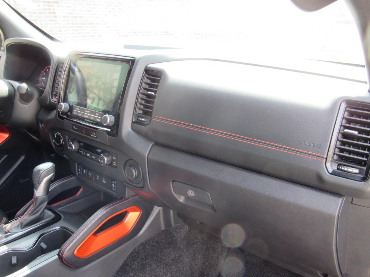 Nissan Frontier PRO-4X Crew Cab 4WD 2023