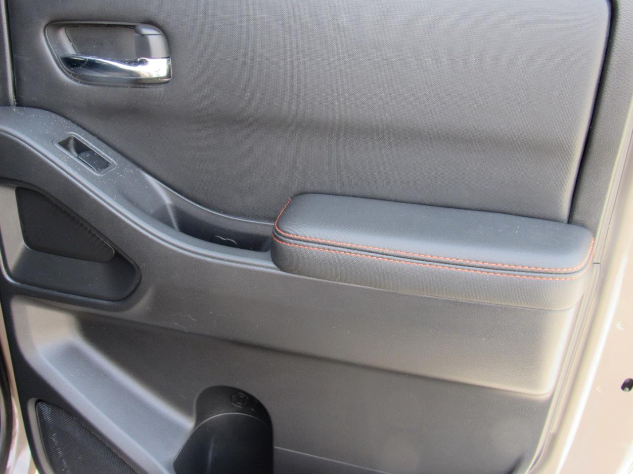 Nissan Frontier PRO-4X Crew Cab 4WD 2023