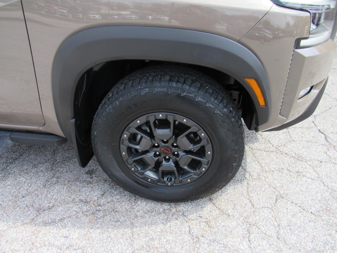 Nissan Frontier PRO-4X Crew Cab 4WD 2023