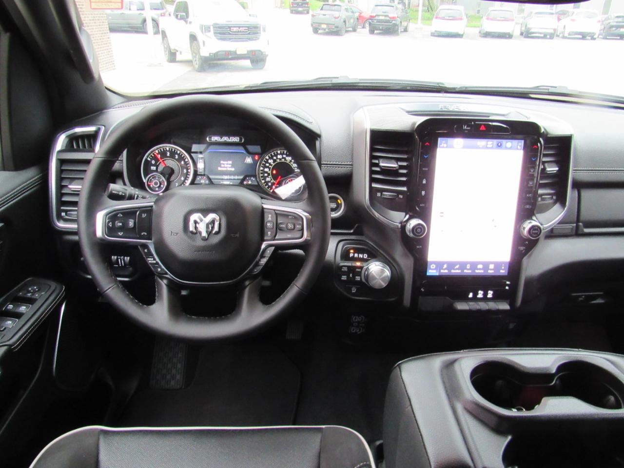 RAM 1500 Laramie Crew Cab 4WD 2025