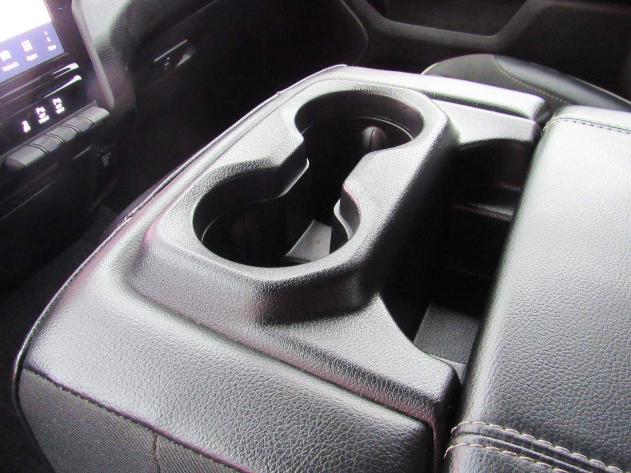 RAM 1500 Laramie Crew Cab 4WD 2025