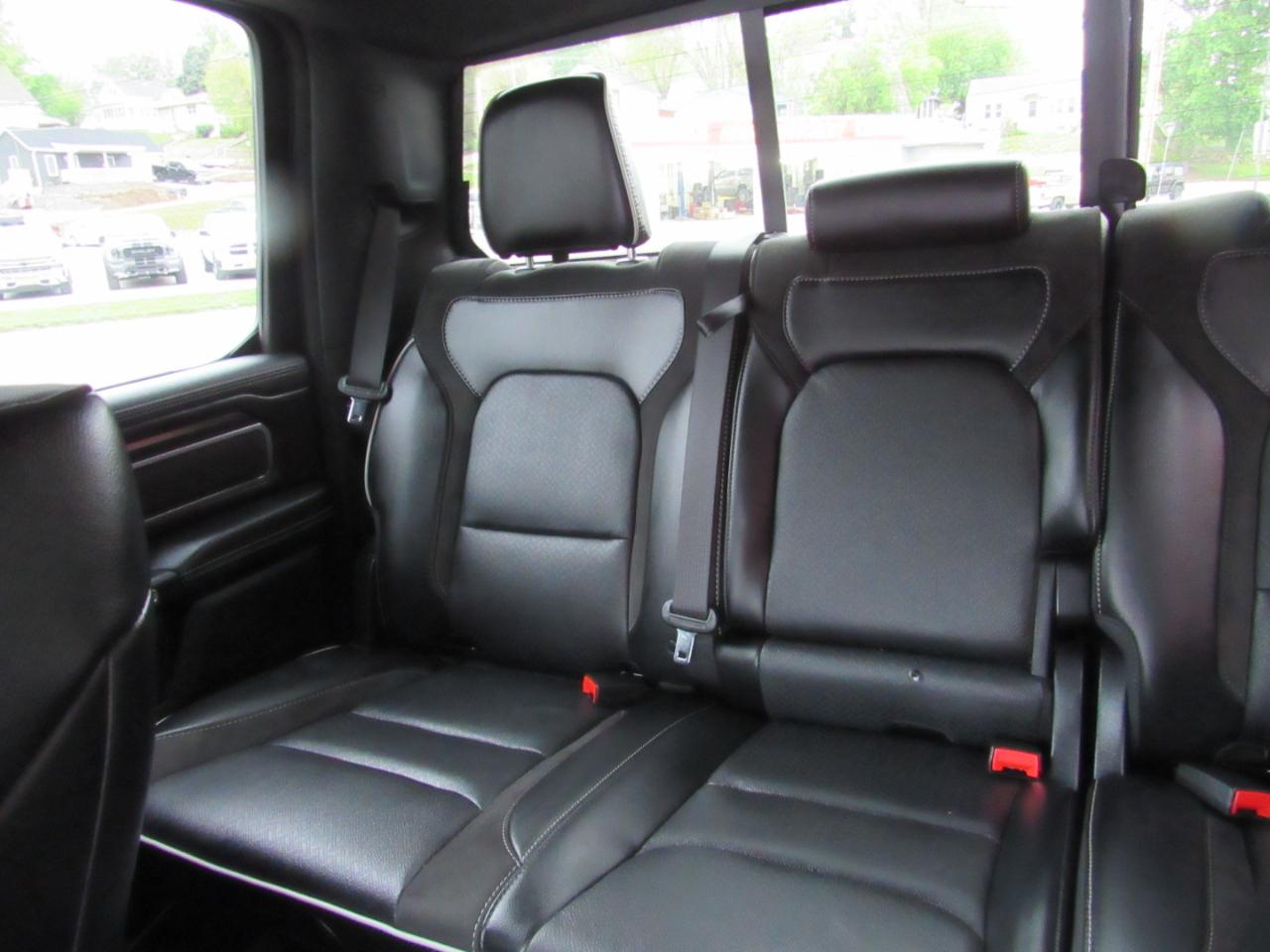 RAM 1500 Laramie Crew Cab 4WD 2025