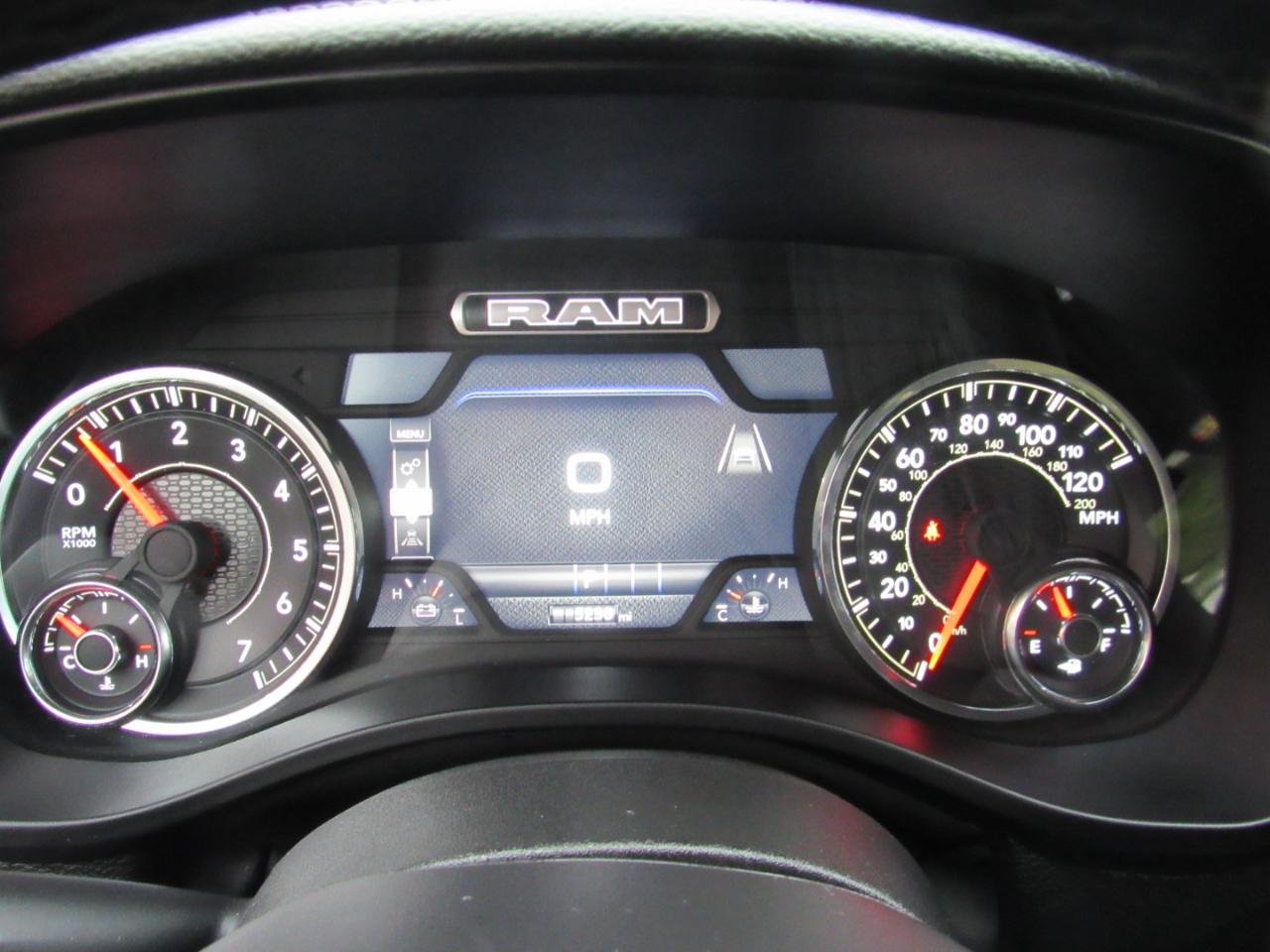 RAM 1500 Laramie Crew Cab 4WD 2025