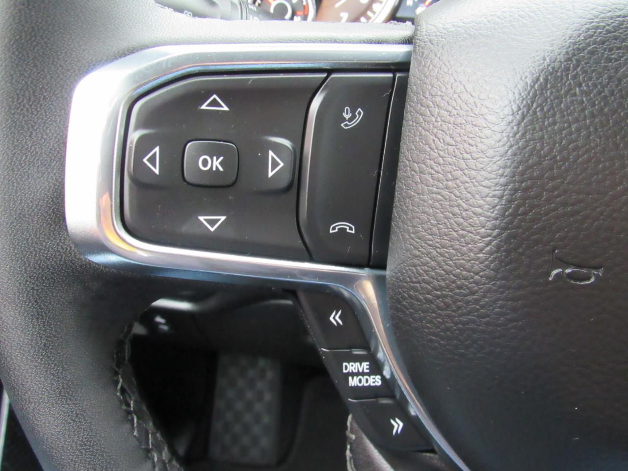 RAM 1500 Laramie Crew Cab 4WD 2025