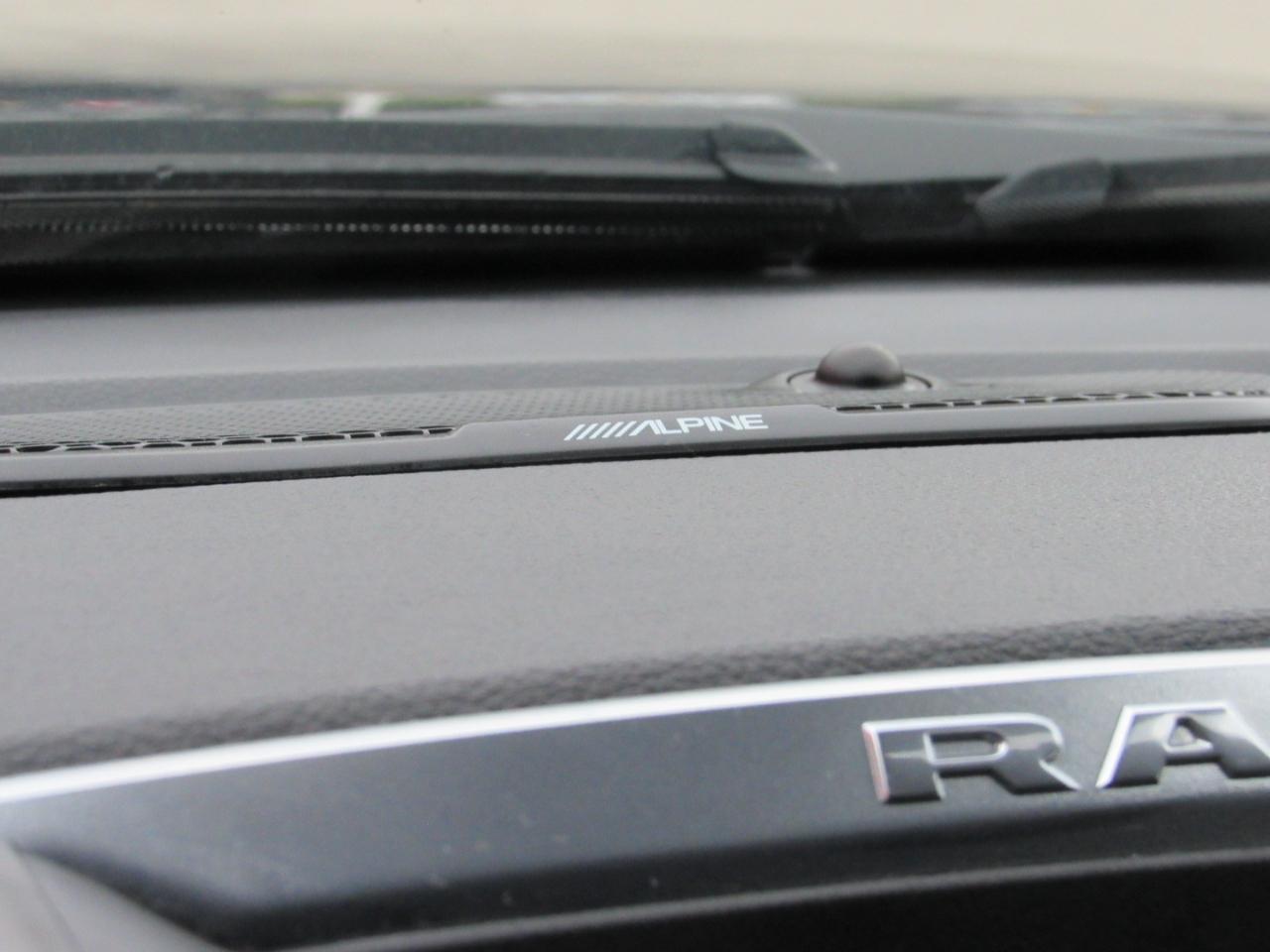 RAM 1500 Laramie Crew Cab 4WD 2025