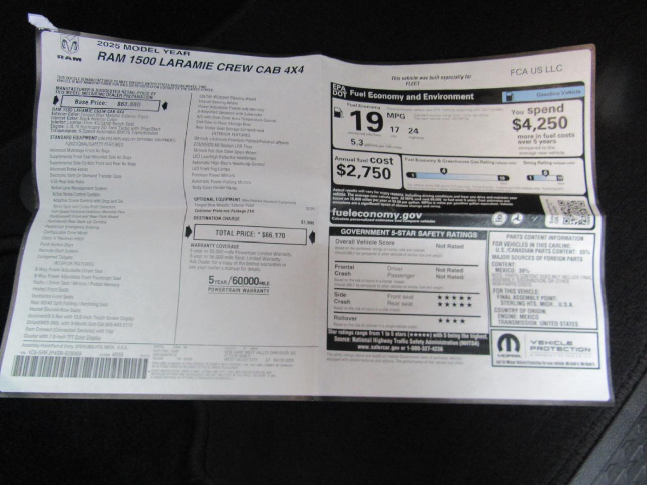 RAM 1500 Laramie Crew Cab 4WD 2025