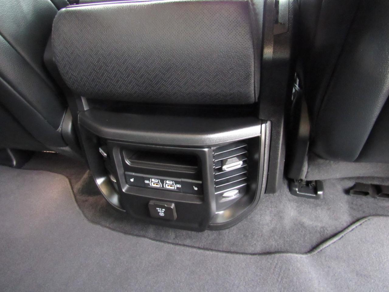 RAM 1500 Laramie Crew Cab 4WD 2025