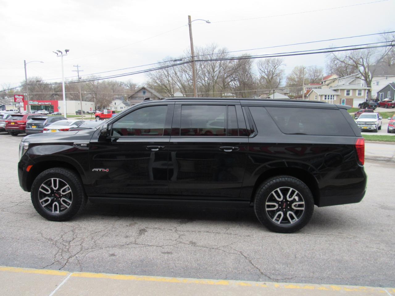 GMC Yukon XL AT4 4WD 2021