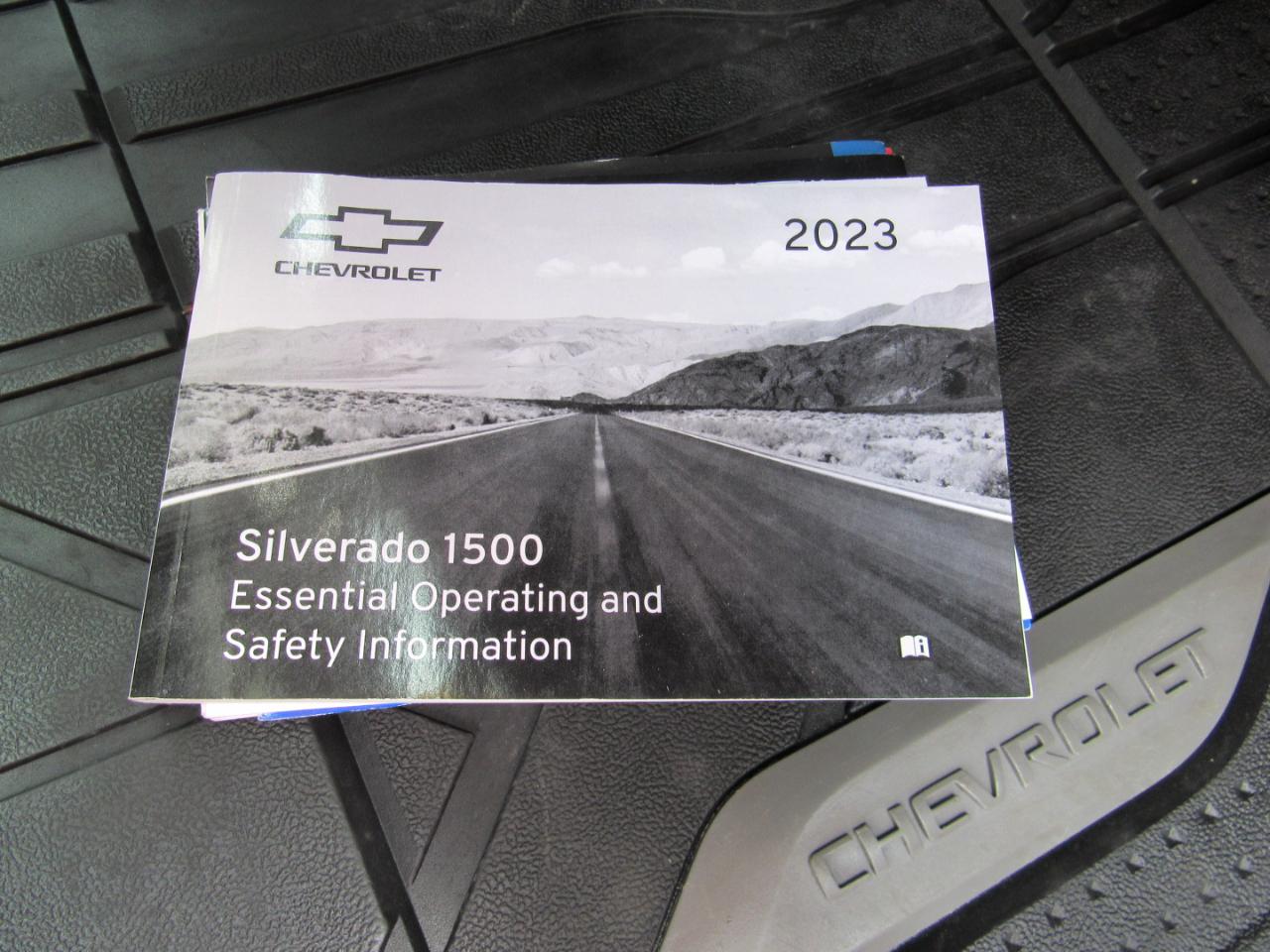 Chevrolet Silverado 1500 RST Crew Cab 4WD 2023
