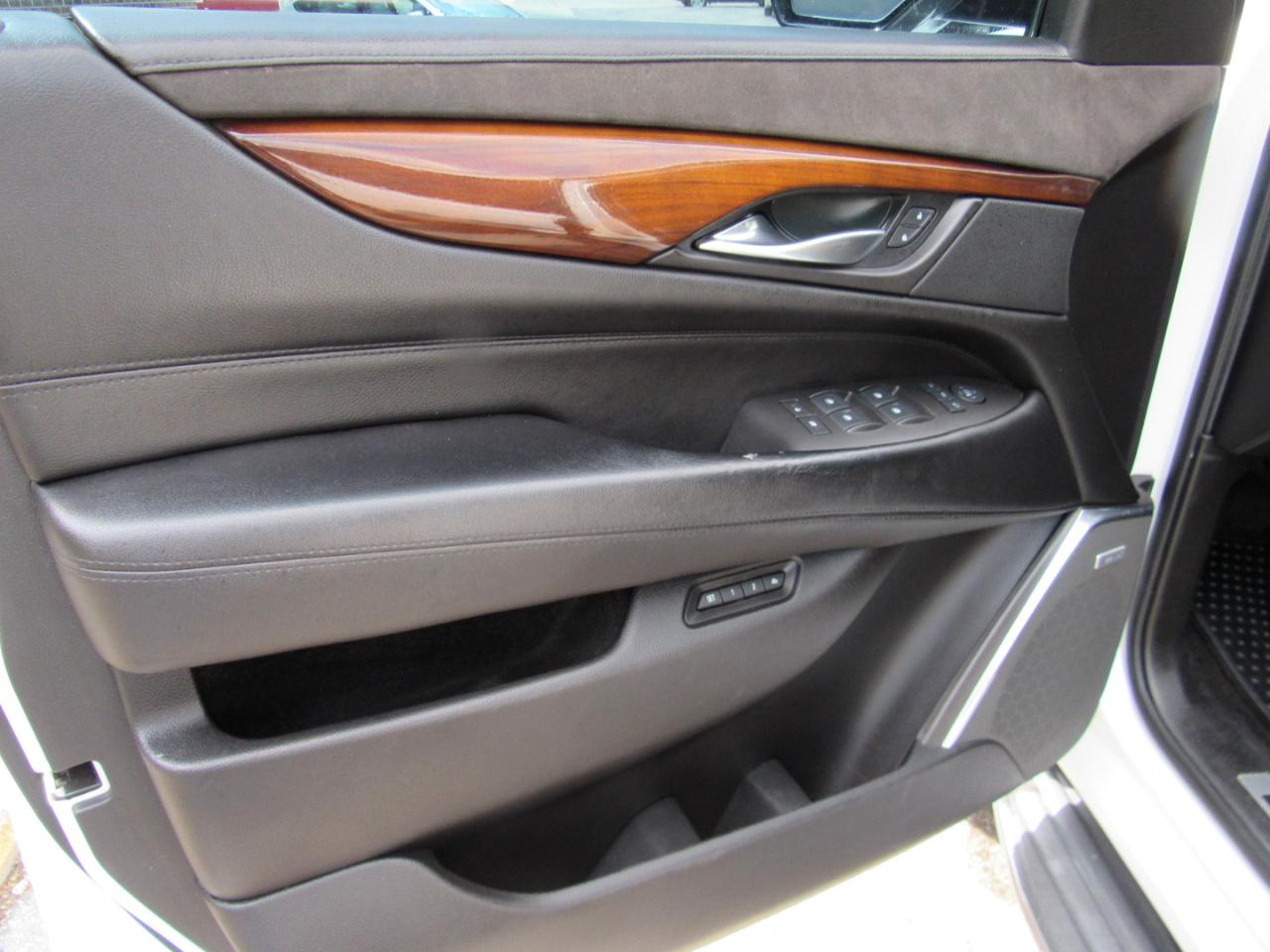 Cadillac Escalade Luxury AWD 2017