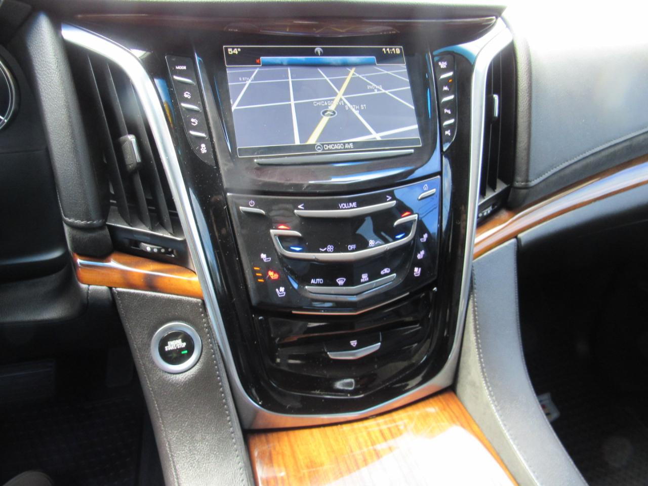 Cadillac Escalade Luxury AWD 2017