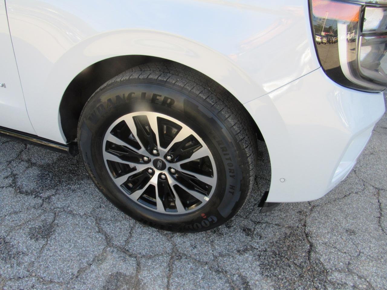 Ford Expedition Platinum 4WD 2025