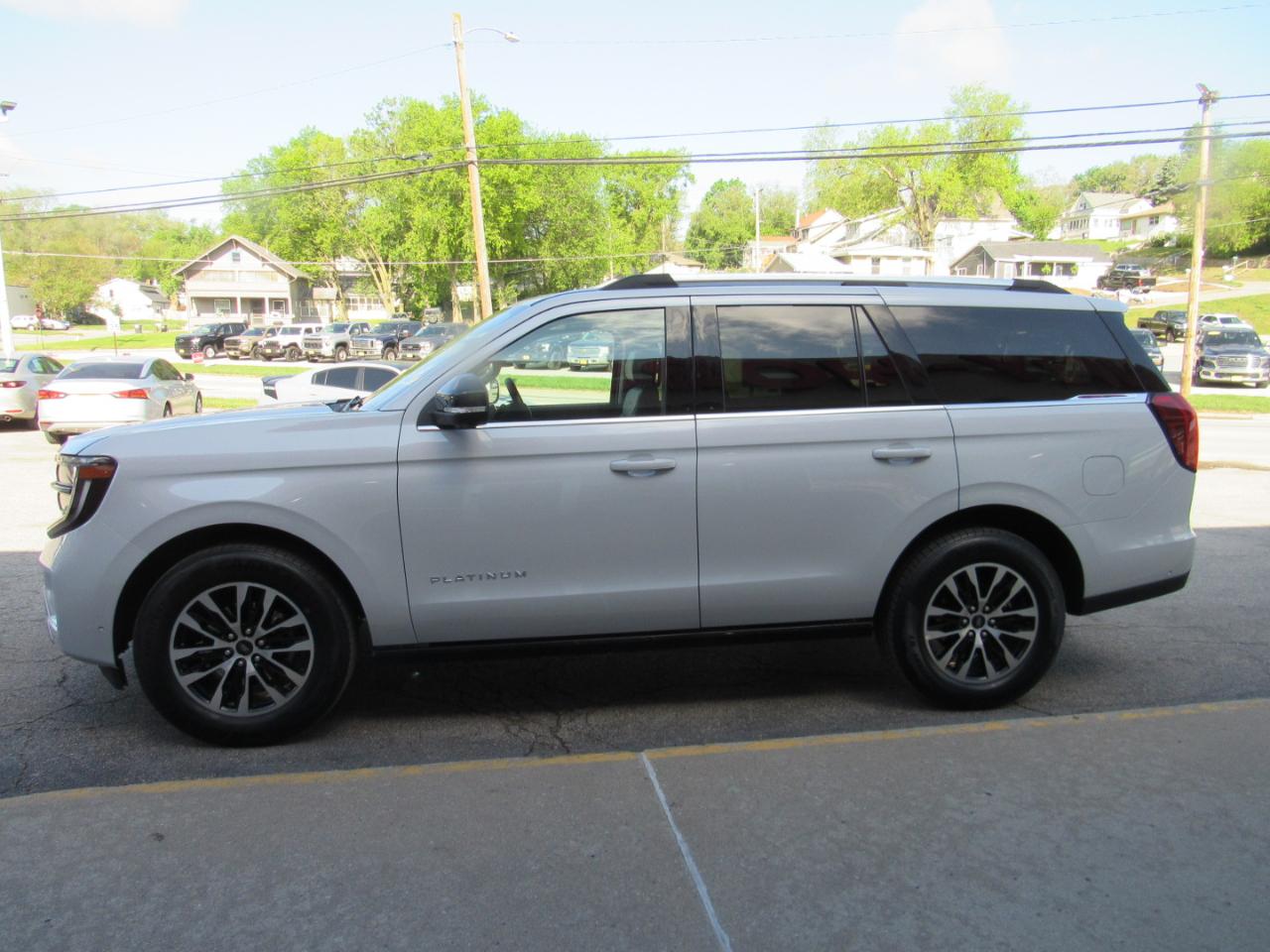 Ford Expedition Platinum 4WD 2025