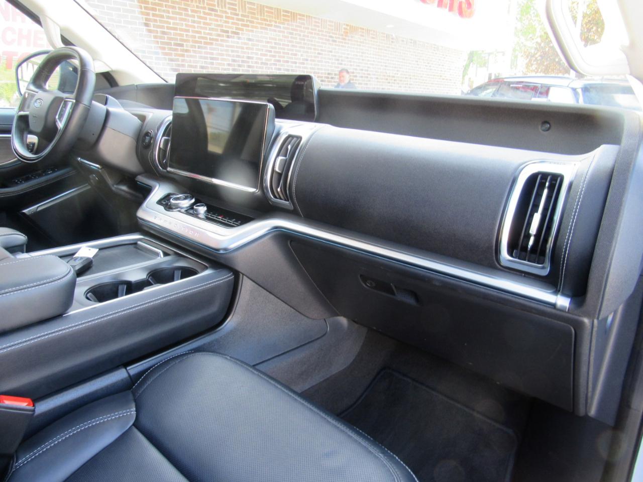 Ford Expedition Platinum 4WD 2025