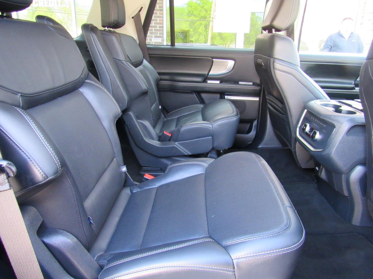 Ford Expedition Platinum 4WD 2025