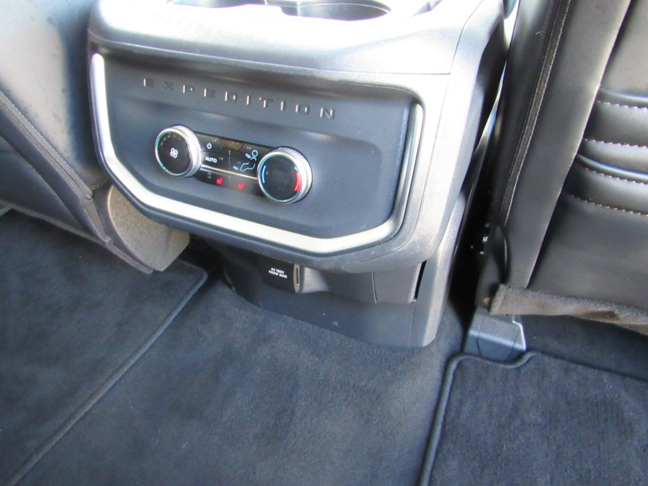 Ford Expedition Platinum 4WD 2025