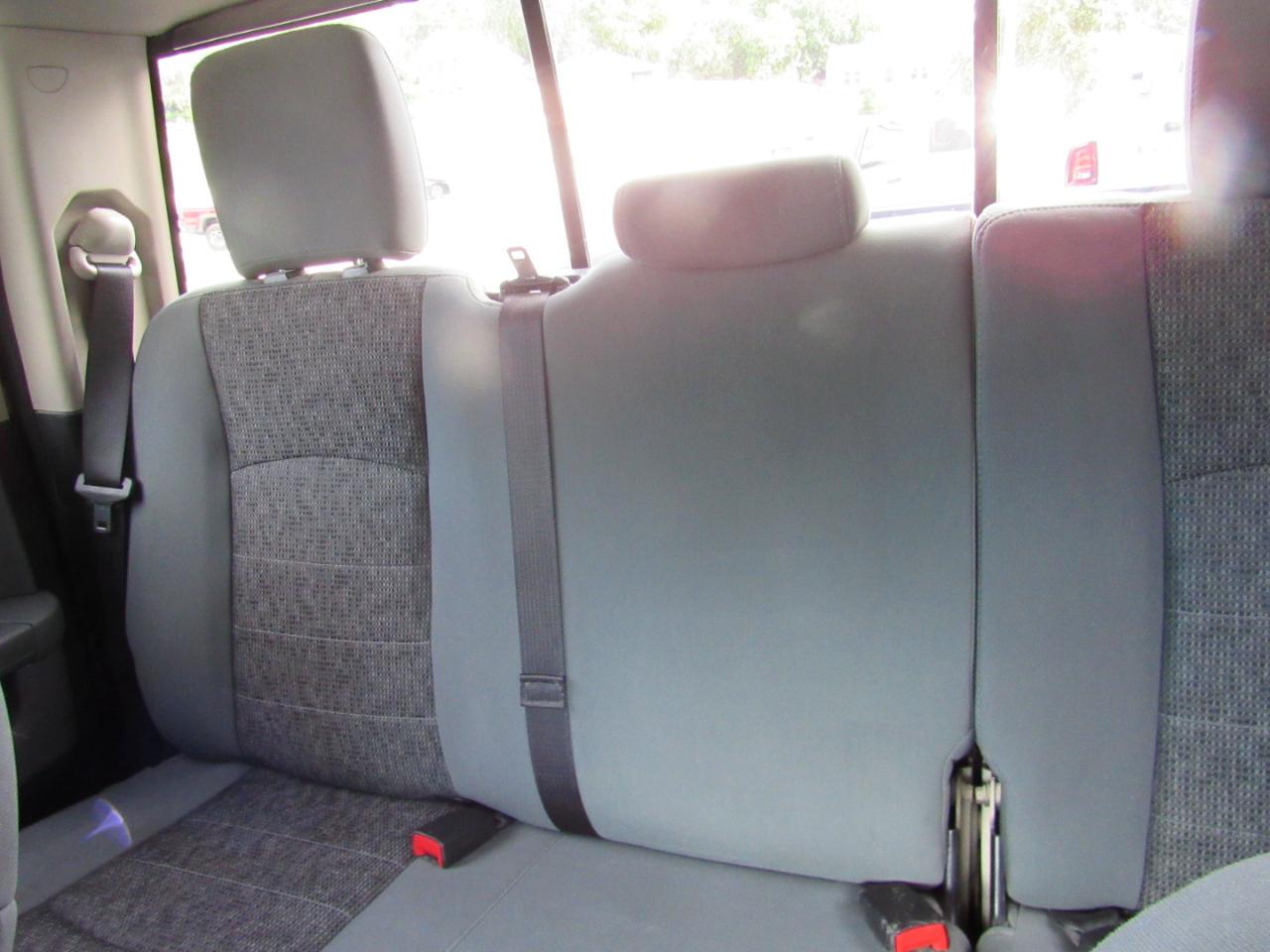 RAM 1500 Big Horn Quad Cab 4WD 2015