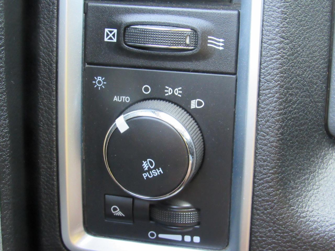 RAM 1500 Big Horn Quad Cab 4WD 2015