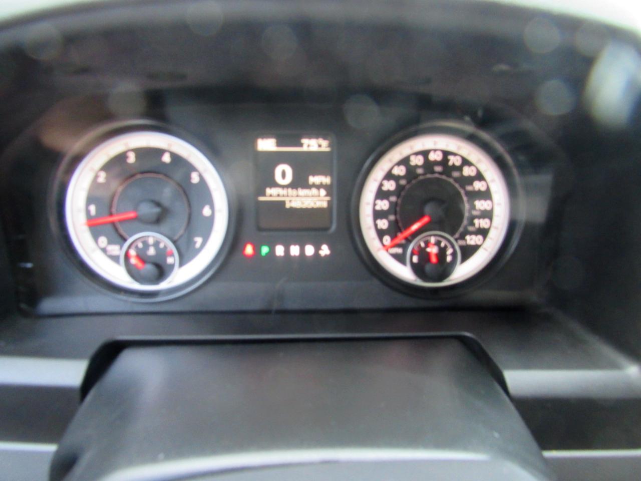 RAM 1500 Big Horn Quad Cab 4WD 2015