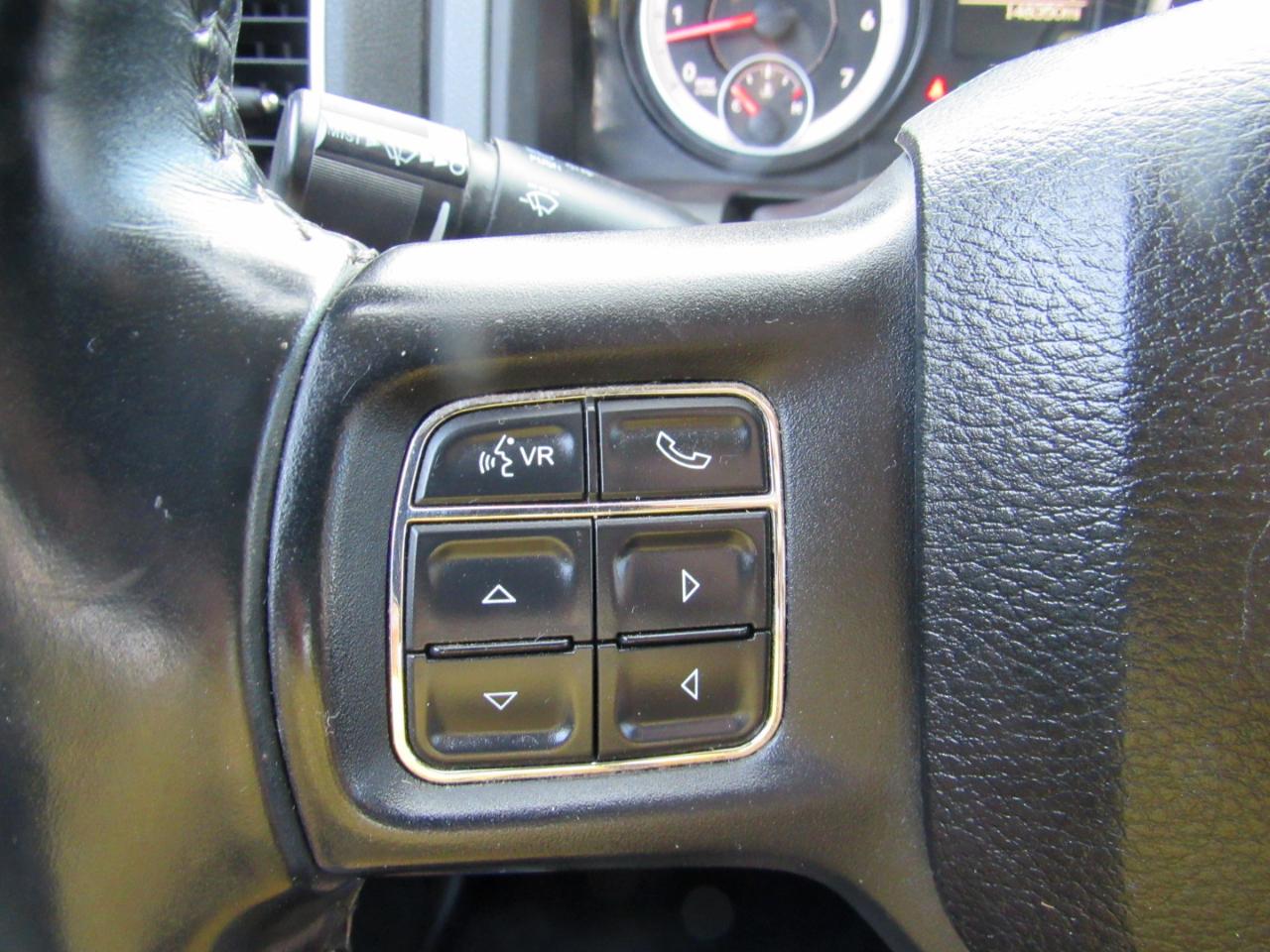 RAM 1500 Big Horn Quad Cab 4WD 2015