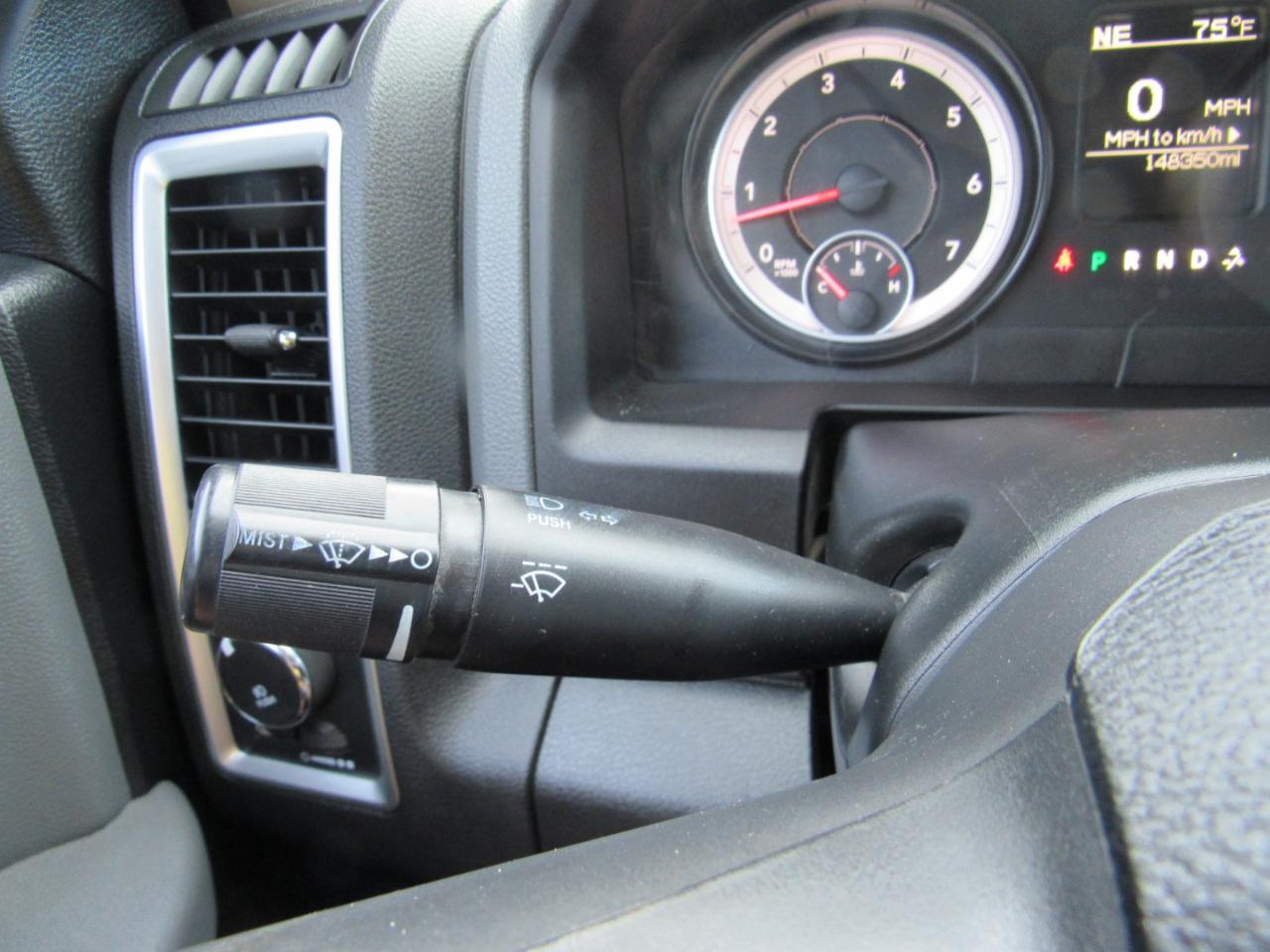 RAM 1500 Big Horn Quad Cab 4WD 2015