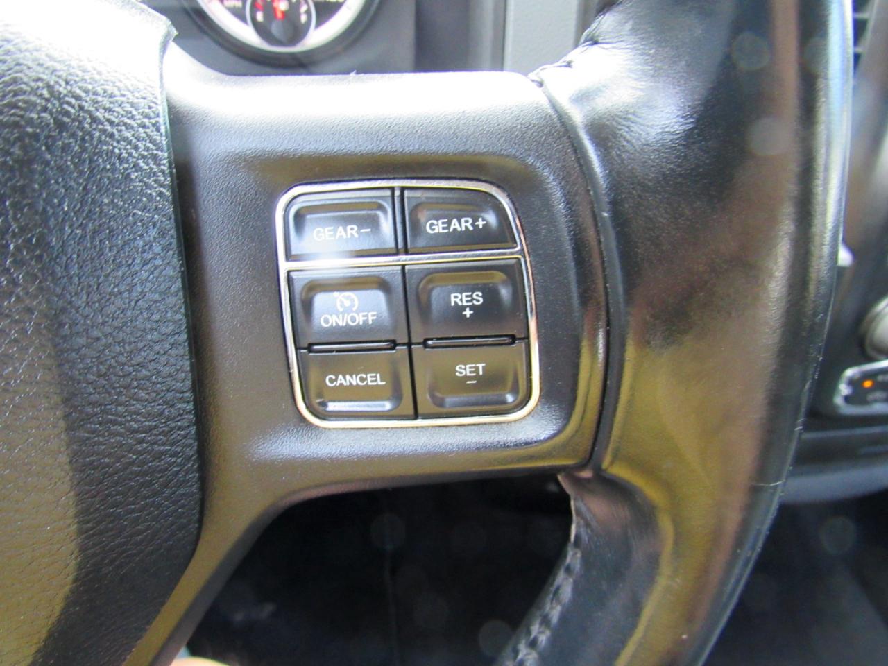 RAM 1500 Big Horn Quad Cab 4WD 2015