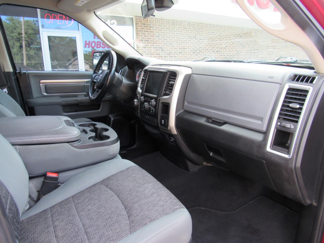 RAM 1500 Big Horn Quad Cab 4WD 2015